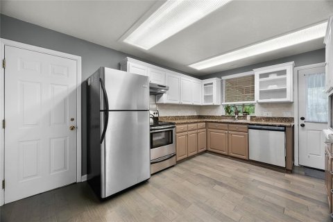 House in Orlando, Florida 4 bedrooms, 183.95 sq.m. № 1803291 - photo 6