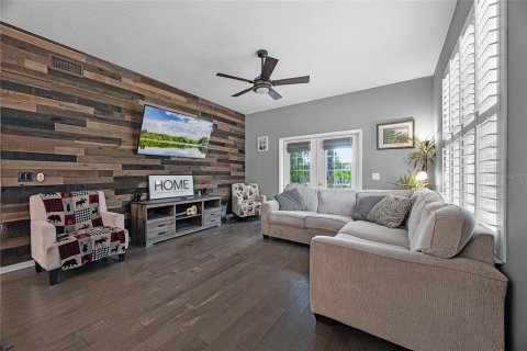 House in Orlando, Florida 4 bedrooms, 183.95 sq.m. № 1803291 - photo 3