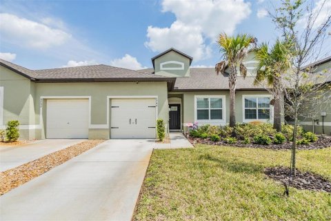 House in Zephyrhills, Florida 2 bedrooms, 131.27 sq.m. № 1843225 - photo 7