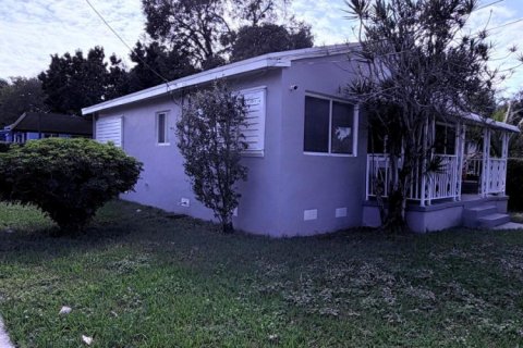 House in Miami, Florida 3 bedrooms, 122.54 sq.m. № 2083189 - photo 5