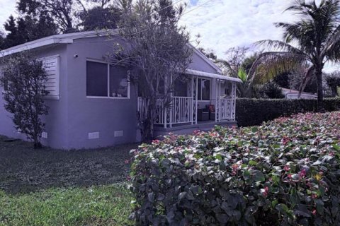 House in Miami, Florida 3 bedrooms, 122.54 sq.m. № 2083189