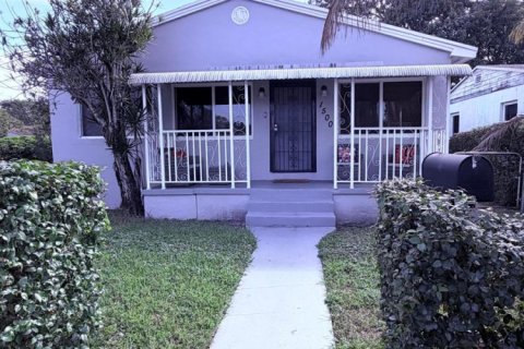 House in Miami, Florida 3 bedrooms, 122.54 sq.m. № 2083189 - photo 6