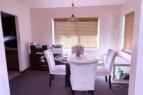 House in Miami, Florida 3 bedrooms, 122.54 sq.m. № 2083189 - photo 10
