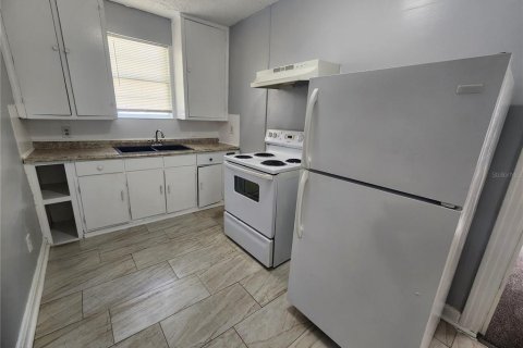 House in Jacksonville, Florida 3 bedrooms, 90.67 sq.m. № 2202374 - photo 2
