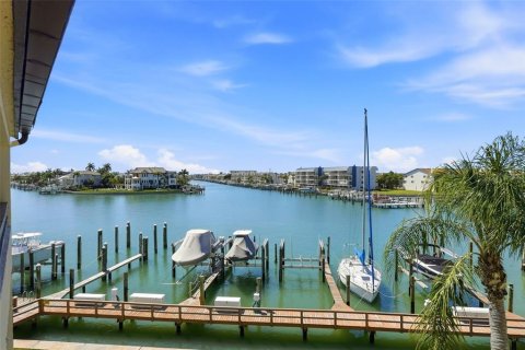 Adosado en Tierra Verde, Florida 2 dormitorios, 139.35 m2 № 2195174