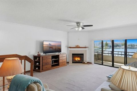 Townhouse in Tierra Verde, Florida 2 bedrooms, 139.35 sq.m. № 2195174 - photo 17