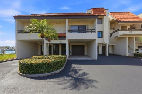 Townhouse in Tierra Verde, Florida 2 bedrooms, 139.35 sq.m. № 2195174 - photo 7