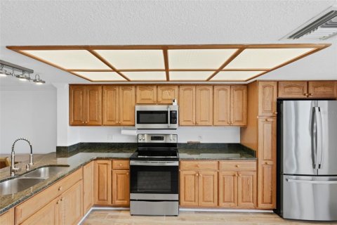 Townhouse in Tierra Verde, Florida 2 bedrooms, 139.35 sq.m. № 2195174 - photo 23