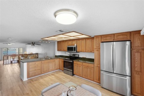 Townhouse in Tierra Verde, Florida 2 bedrooms, 139.35 sq.m. № 2195174 - photo 24
