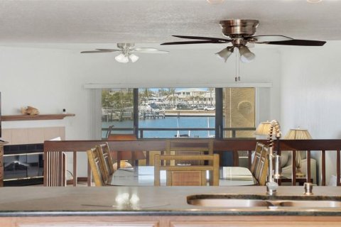 Townhouse in Tierra Verde, Florida 2 bedrooms, 139.35 sq.m. № 2195174 - photo 27