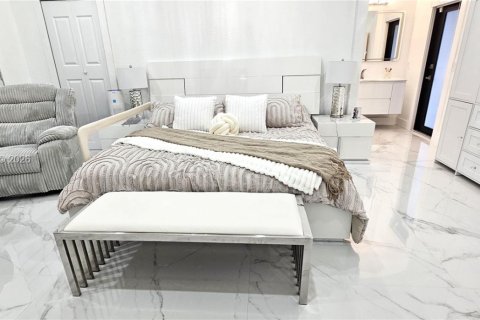 Villa ou maison à vendre à Miami, Floride: 3 chambres, 133.78 m2 № 2062623 - photo 11