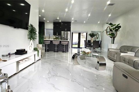 Villa ou maison à vendre à Miami, Floride: 3 chambres, 133.78 m2 № 2062623 - photo 3