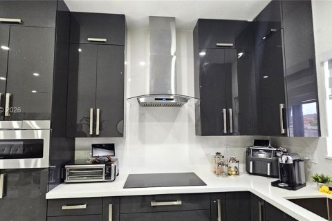 Villa ou maison à vendre à Miami, Floride: 3 chambres, 133.78 m2 № 2062623 - photo 8