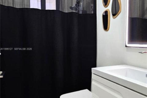 Villa ou maison à vendre à Miami, Floride: 3 chambres, 133.78 m2 № 2062623 - photo 15