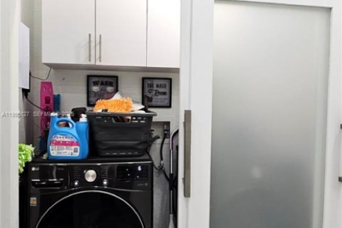 Villa ou maison à vendre à Miami, Floride: 3 chambres, 133.78 m2 № 2062623 - photo 13