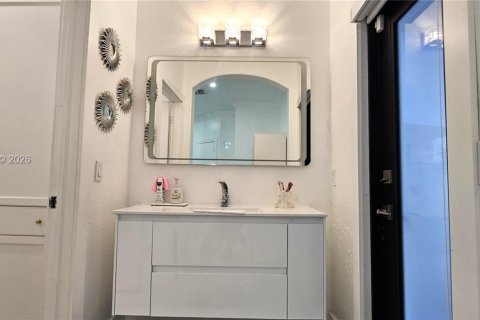 Villa ou maison à vendre à Miami, Floride: 3 chambres, 133.78 m2 № 2062623 - photo 10