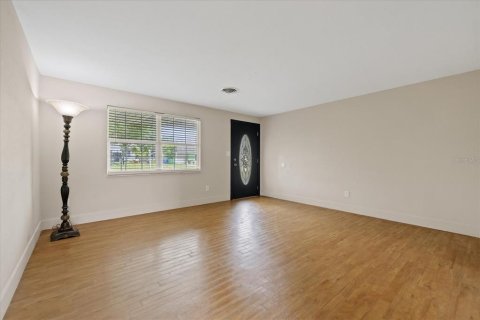 Villa ou maison à vendre à Zephyrhills, Floride: 2 chambres, 116.69 m2 № 2314226 - photo 15