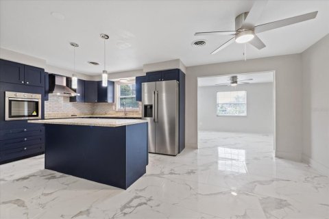 Villa ou maison à vendre à Zephyrhills, Floride: 2 chambres, 116.69 m2 № 2314226 - photo 10