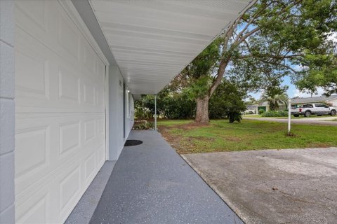Villa ou maison à vendre à Zephyrhills, Floride: 2 chambres, 116.69 m2 № 2314226 - photo 3
