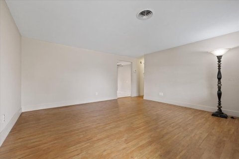 Villa ou maison à vendre à Zephyrhills, Floride: 2 chambres, 116.69 m2 № 2314226 - photo 14