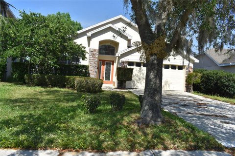 House in Mount Dora, Florida 4 bedrooms, 201.13 sq.m. № 1903352 - photo 1