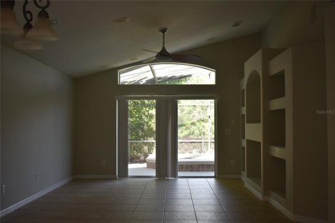 House in Mount Dora, Florida 4 bedrooms, 201.13 sq.m. № 1903352 - photo 9