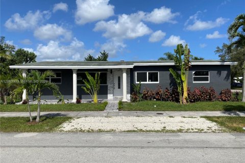 House in West Park, Florida 4 bedrooms, 128.02 sq.m. № 2378639