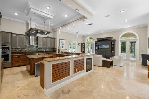House in Miami, Florida 6 bedrooms, 829.9 sq.m. № 1957240 - photo 21