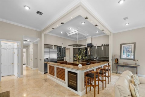 House in Miami, Florida 6 bedrooms, 829.9 sq.m. № 1957240 - photo 22