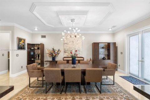House in Miami, Florida 6 bedrooms, 829.9 sq.m. № 1957240 - photo 16