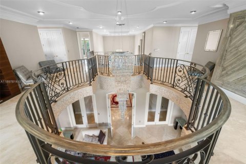 House in Miami, Florida 6 bedrooms, 829.9 sq.m. № 1957240 - photo 11