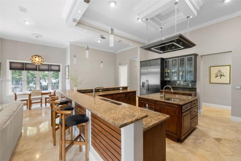 House in Miami, Florida 6 bedrooms, 829.9 sq.m. № 1957240 - photo 23