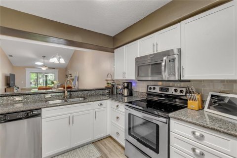 Townhouse in Port Orange, Florida 3 bedrooms, 150.32 sq.m. № 2102142 - photo 6