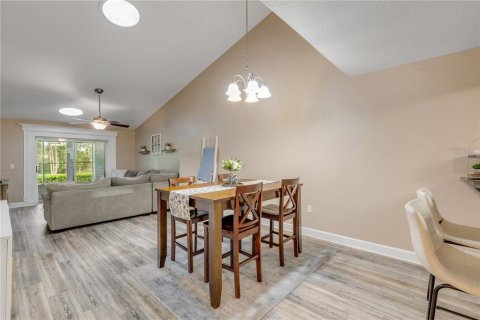 Townhouse in Port Orange, Florida 3 bedrooms, 150.32 sq.m. № 2102142 - photo 9