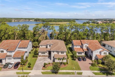 House in Winter Garden, Florida 5 bedrooms, 448.9 sq.m. № 2296389 - photo 2