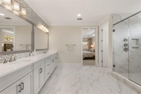 House in Winter Garden, Florida 5 bedrooms, 448.9 sq.m. № 2296389 - photo 17