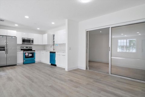 Casa en venta en North Miami Beach, Florida, 3 dormitorios, 152.36 m2 № 1987114 - foto 6