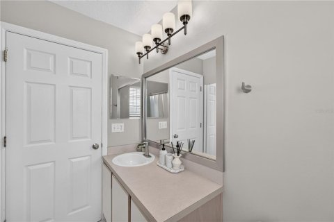 House in Davenport, Florida 5 bedrooms, 215.72 sq.m. № 2297071 - photo 18