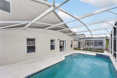 House in Davenport, Florida 5 bedrooms, 215.72 sq.m. № 2297071 - photo 22
