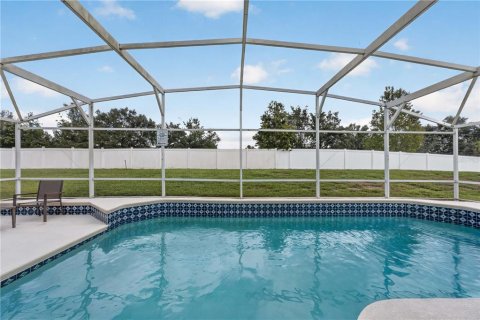 House in Davenport, Florida 5 bedrooms, 215.72 sq.m. № 2297071 - photo 21