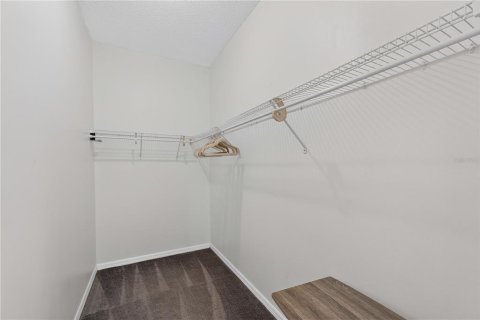 House in Davenport, Florida 5 bedrooms, 215.72 sq.m. № 2297071 - photo 28