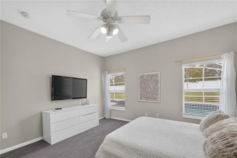 House in Davenport, Florida 5 bedrooms, 215.72 sq.m. № 2297071 - photo 25