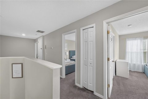 House in Davenport, Florida 5 bedrooms, 215.72 sq.m. № 2297071 - photo 20