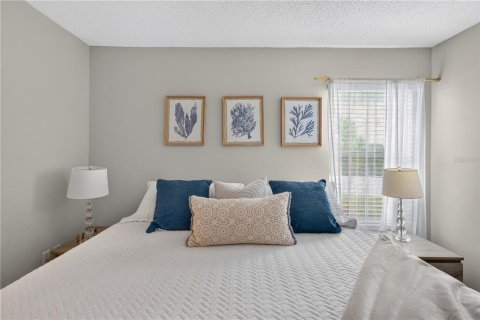 House in Davenport, Florida 5 bedrooms, 215.72 sq.m. № 2297071 - photo 3