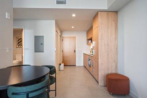 Condo in Miami, Florida, 1 bedroom  № 2060204 - photo 5