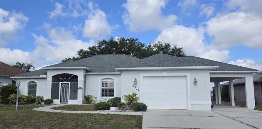 Villa ou maison à North Port, Floride 3 chambres, 174.84 m2 № 2092551