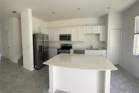 Adosado en alquiler en Kissimmee, Florida, 3 dormitorios, 161.46 m2 № 1883541 - foto 3