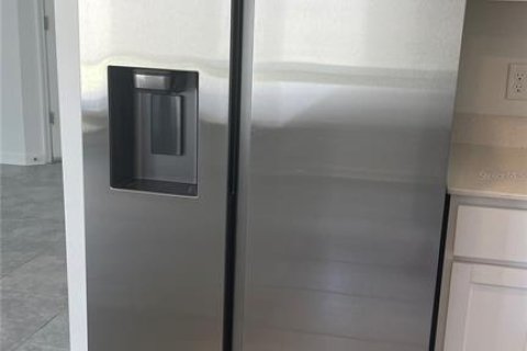 Adosado en alquiler en Kissimmee, Florida, 3 dormitorios, 161.46 m2 № 1883541 - foto 10