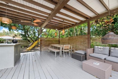 House in Miami, Florida 3 bedrooms, 140.19 sq.m. № 2363817 - photo 13
