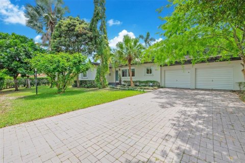 House in Miami, Florida 3 bedrooms, 140.19 sq.m. № 2363817 - photo 12